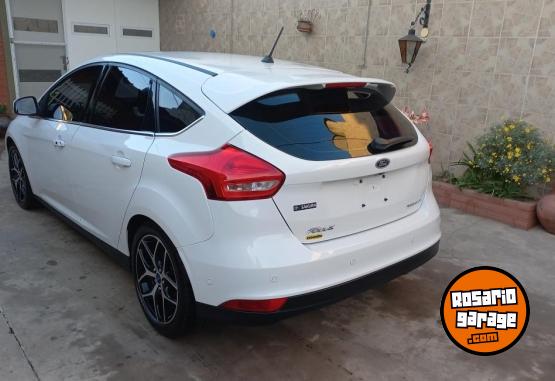 Autos - Ford Focus Titanium 2018 Nafta 100000Km - En Venta