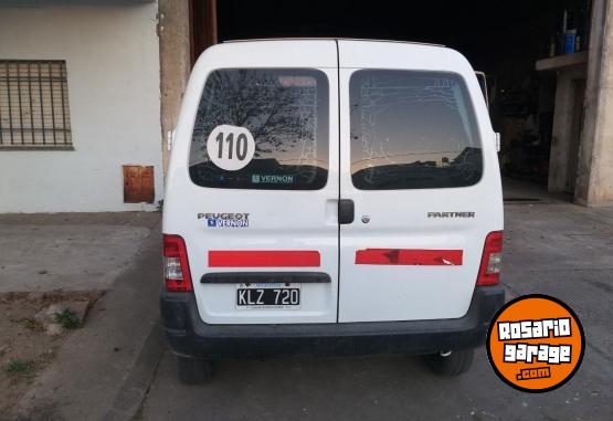 Utilitarios - Peugeot partner 2011 Diesel 151000Km - En Venta