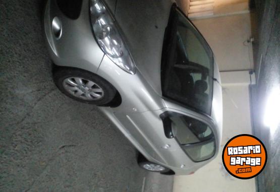 Autos - Peugeot Compac 2009 Nafta 80000Km - En Venta