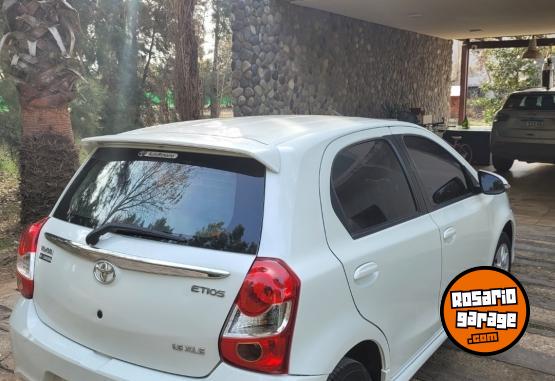 Autos - Toyota Etios XLS 2017 Nafta 90000Km - En Venta