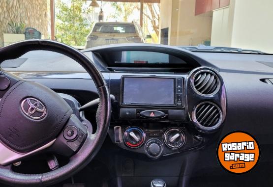 Autos - Toyota Etios XLS 2017 Nafta 90000Km - En Venta