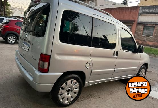 Utilitarios - Citroen BERLINGO XTR HDI 2017 Diesel  - En Venta