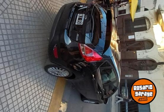 Autos - Ford Fiesta kinetic 2013 Nafta 109000Km - En Venta