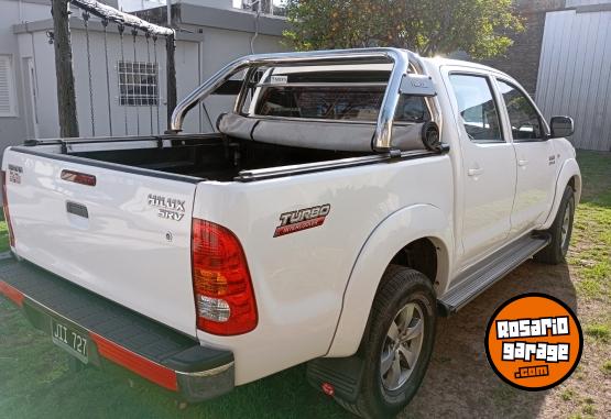 Camionetas - Toyota Hilux srv 2010 Diesel 120000Km - En Venta