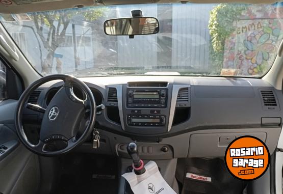 Camionetas - Toyota Hilux srv 2010 Diesel 120000Km - En Venta