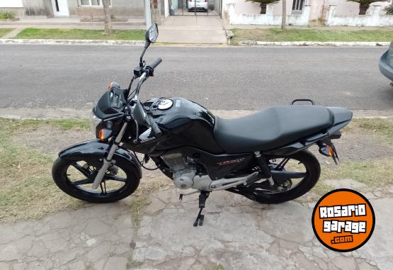 Motos - Honda New Titan 2015 Nafta 2000Km - En Venta