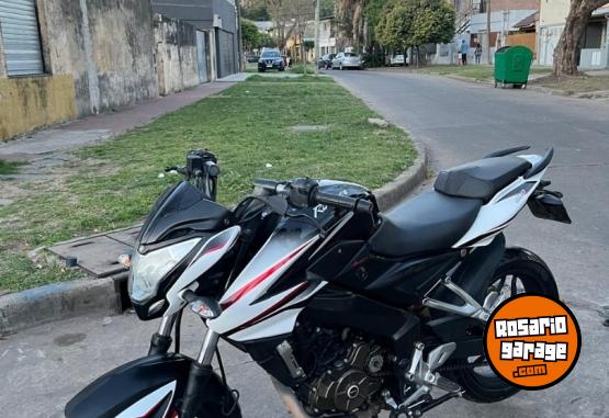 Motos - Bajaj Ns200 2015 Nafta 32500Km - En Venta