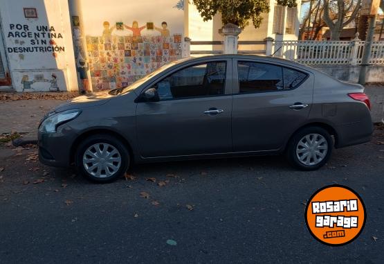 Autos - Nissan Versa 2018 Nafta 140000Km - En Venta