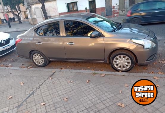 Autos - Nissan Versa 2018 Nafta 140000Km - En Venta