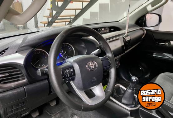 Camionetas - Toyota Hilux SR 2018 Diesel 230000Km - En Venta