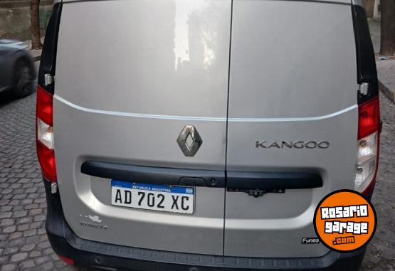 Utilitarios - Renault Kangoo 2019 GNC 63000Km - En Venta