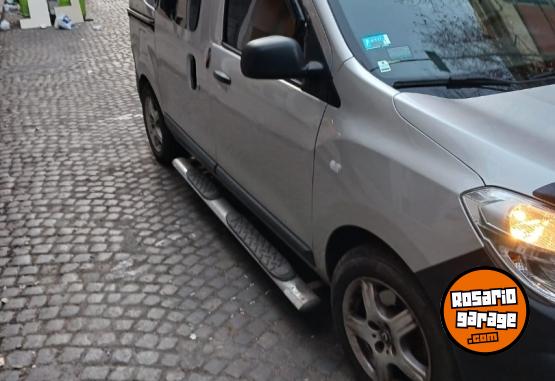 Utilitarios - Renault Kangoo 2019 GNC 63000Km - En Venta