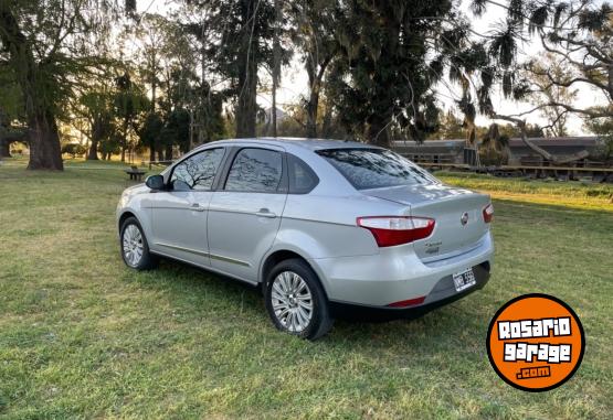 Autos - Fiat Gran siena 2014 GNC 195000Km - En Venta