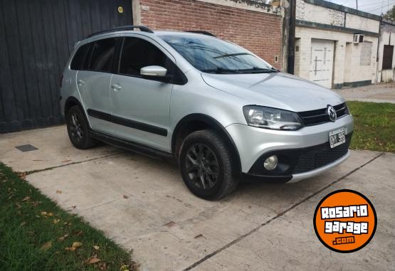 Autos - Volkswagen Suran Cross 2014 GNC 178000Km - En Venta