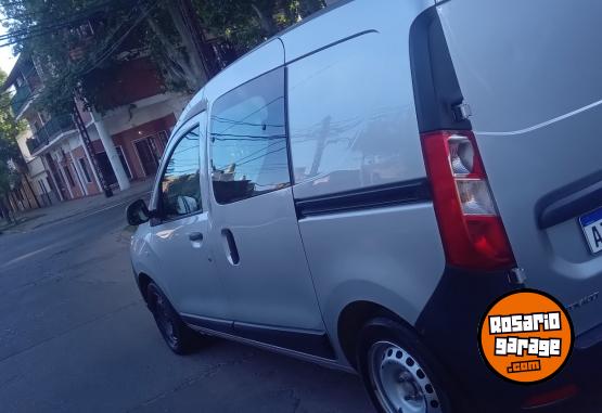 Autos - Renault kangoo confort 5 asientos 2018 Nafta 140000Km - En Venta