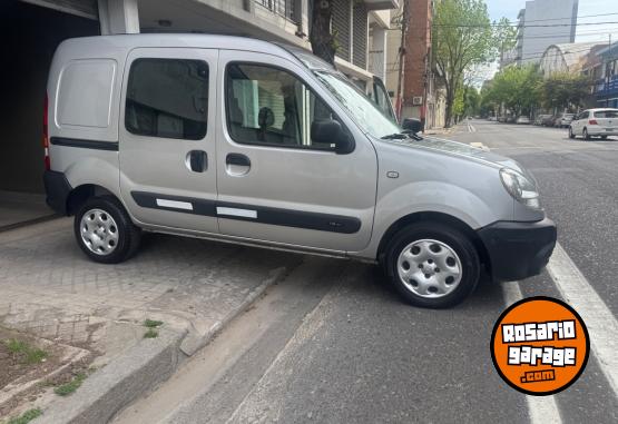 Utilitarios - Renault Kangoo 2012 GNC 145000Km - En Venta