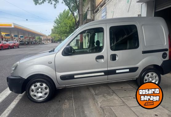 Utilitarios - Renault Kangoo 2012 GNC 145000Km - En Venta