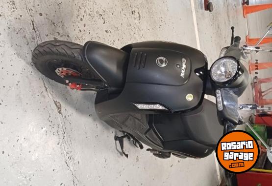 Motos - Otra marca OKINOI ,,Roma 125 2022 Nafta 8250Km - En Venta