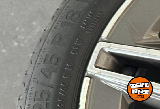 Accesorios para Autos - Cubierta Continental 225/45 R 18 - En Venta