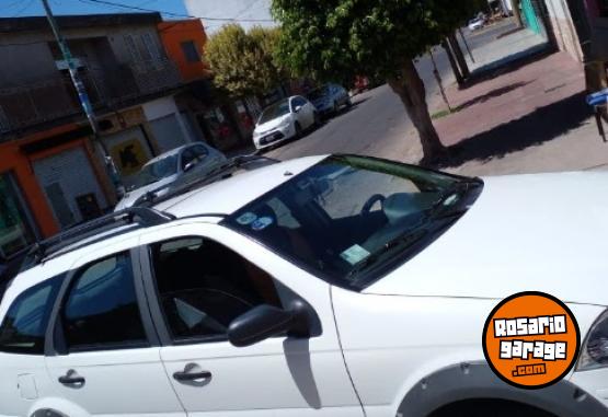 Autos - Fiat Trenkin 2011 GNC 130000Km - En Venta