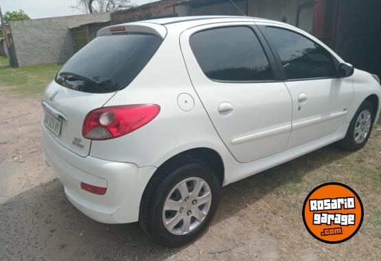 Autos - Peugeot 207 hdi compac 2018 Diesel 96000Km - En Venta