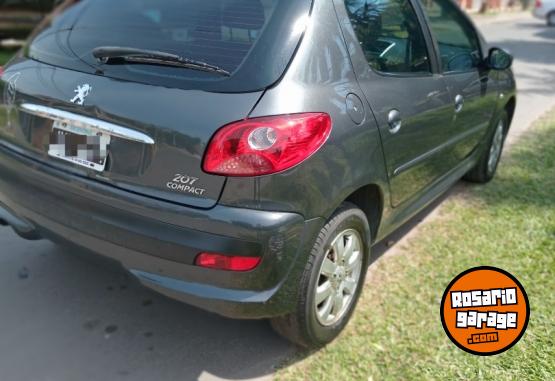 Autos - Peugeot 207 2011 Nafta 96500Km - En Venta