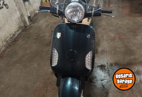 Motos - Motomel strato 2023 Nafta 1750Km - En Venta