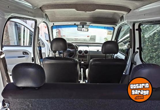 Utilitarios - Renault Kangoo 2011 GNC 273000Km - En Venta