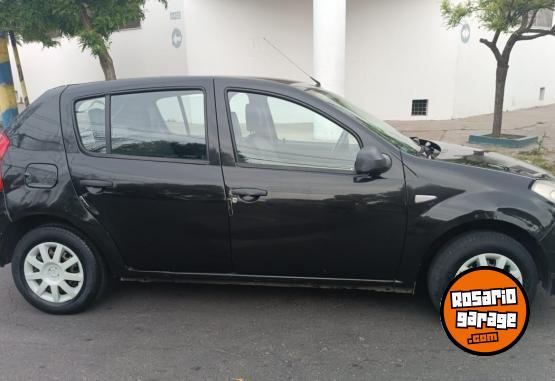 Autos - Renault Sandero 2010 GNC 300000Km - En Venta