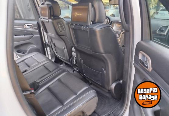 Camionetas - Jeep GRAND CHEROKEE OVERLAN 2016 Nafta 70000Km - En Venta