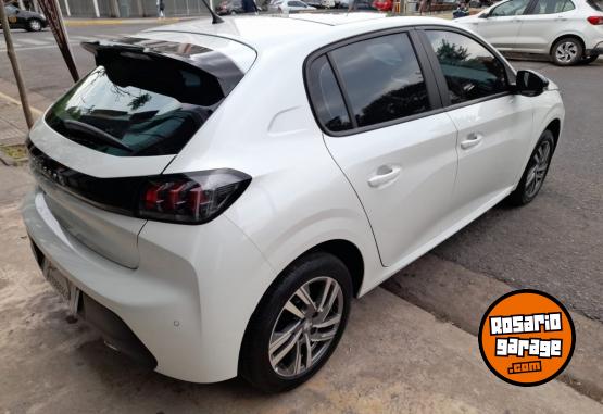 Autos - Peugeot 208 feline - c3, fiesta 2023 Nafta 9900Km - En Venta