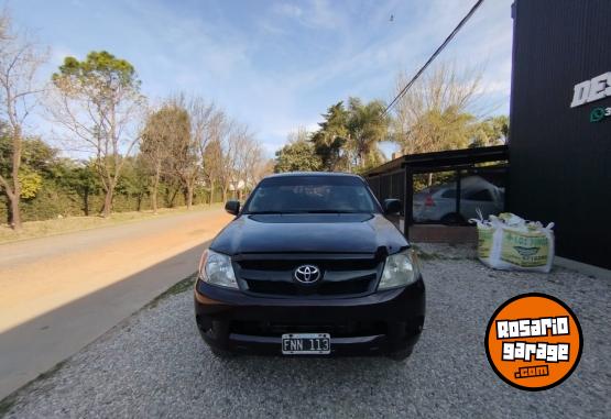 Camionetas - Toyota HILUX DX 4X4 2006 Diesel 200000Km - En Venta