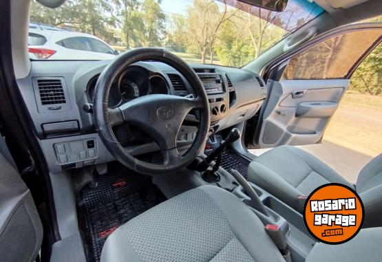 Camionetas - Toyota HILUX DX 4X4 2006 Diesel 200000Km - En Venta