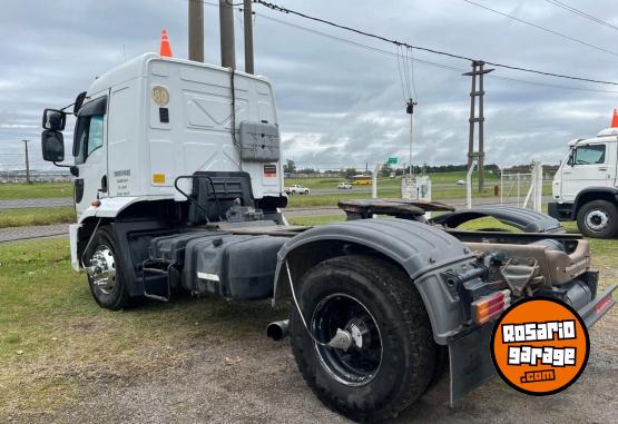 Camiones y Gras - Ford 1932 tractor modelo 2015 - En Venta