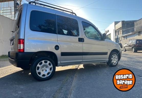 Utilitarios - Peugeot Partner 1.6HDI Patagonica 2018 Diesel 120000Km - En Venta