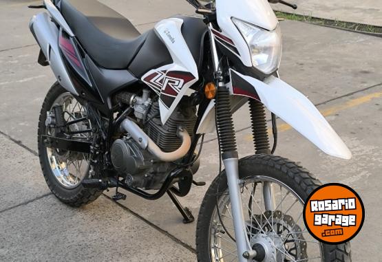 Motos - Zanella ZR 150 2023 Nafta 7000Km - En Venta