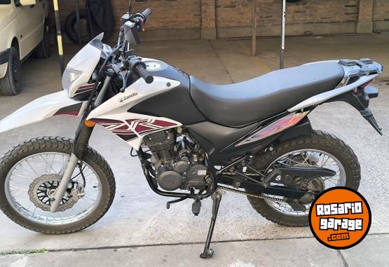 Motos - Zanella ZR 150 2023 Nafta 7000Km - En Venta