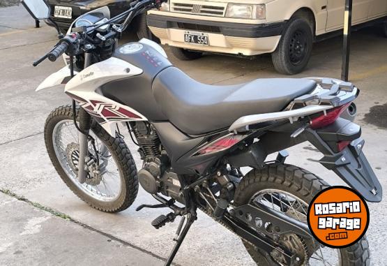 Motos - Zanella ZR 150 2023 Nafta 7000Km - En Venta