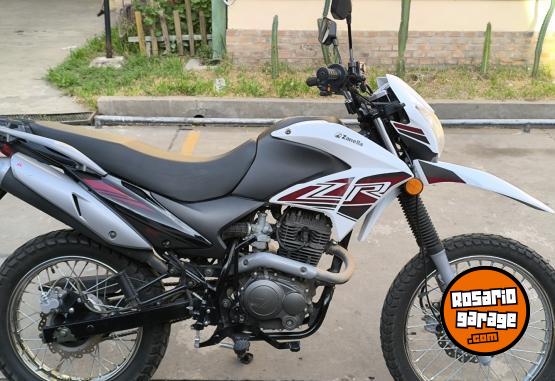 Motos - Zanella ZR 150 2023 Nafta 7000Km - En Venta