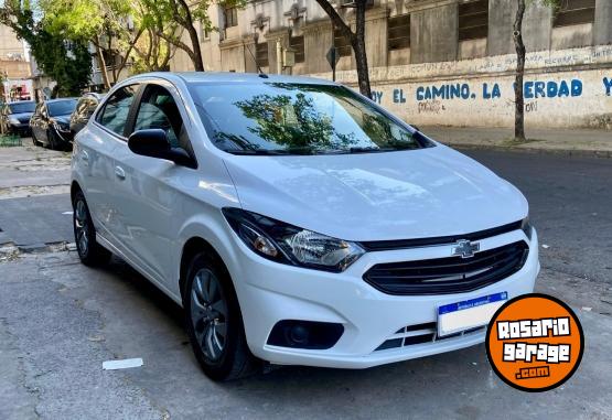 Autos - Chevrolet Onix Joy Black 2022 Nafta 22250Km - En Venta