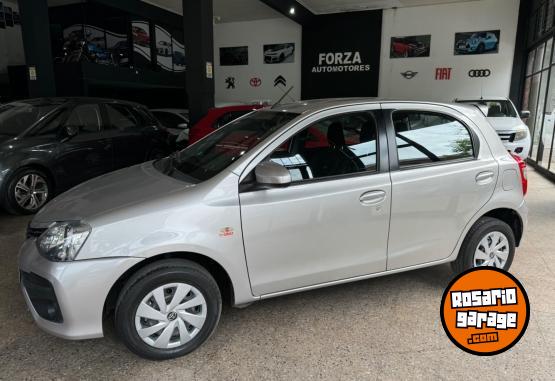 Autos - Toyota Etios 2018 Nafta 29000Km - En Venta