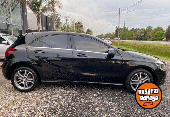 Autos - Mercedes Benz A200 Urban 2017 Nafta 80000Km - En Venta