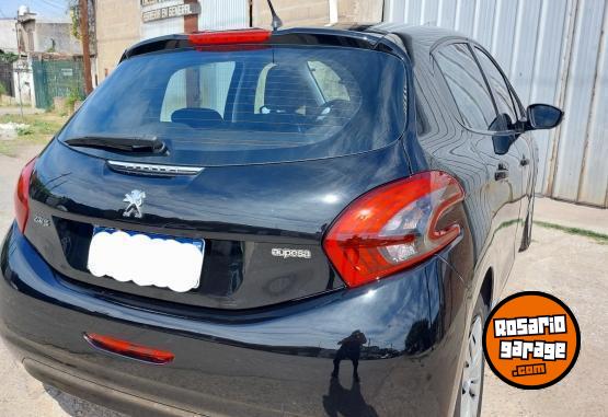 Autos - Peugeot 208 Active 2017 Nafta 60000Km - En Venta