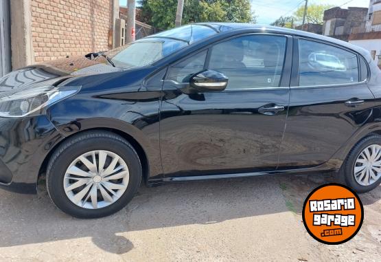 Autos - Peugeot 208 Active 2017 Nafta 60000Km - En Venta