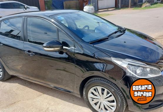 Autos - Peugeot 208 Active 2017 Nafta 60000Km - En Venta