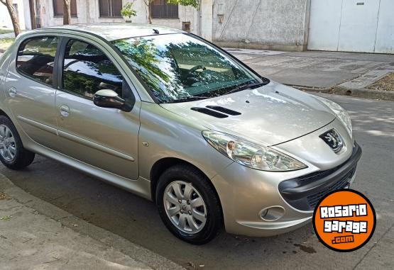 Autos - Peugeot 207 2009 Nafta 143000Km - En Venta