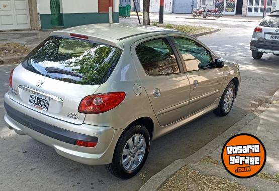 Autos - Peugeot 207 2009 Nafta 143000Km - En Venta