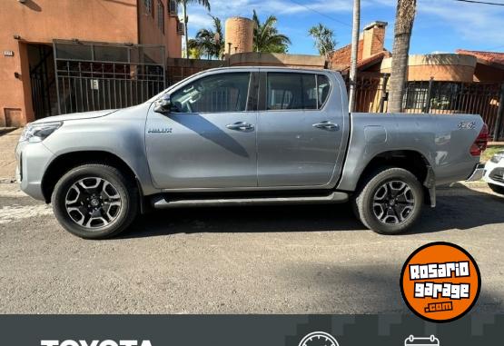 Camionetas - Toyota HILUX SRX 2023 Diesel 38000Km - En Venta