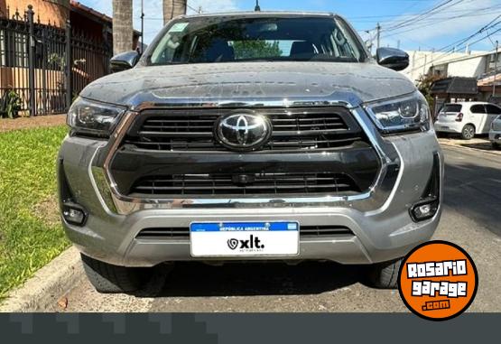 Camionetas - Toyota HILUX SRX 2023 Diesel 38000Km - En Venta