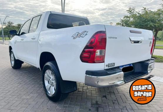 Camionetas - Toyota HILUX 2.8 SR 4X4 2019 Diesel  - En Venta